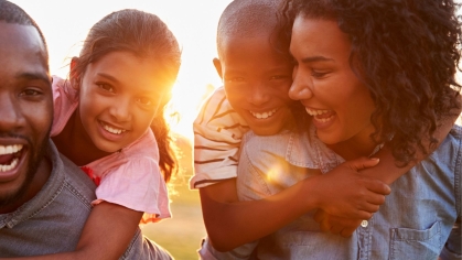 stock_family-parents-children-outside