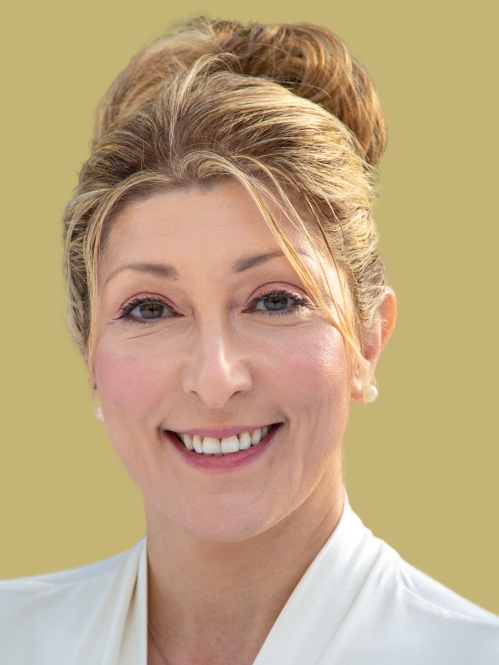 angela decandia vitoria headshot