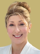 angela decandia vitoria headshot