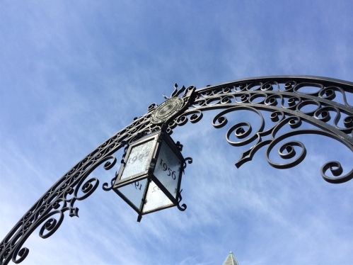 stock_ru-old-queens-gate-sky